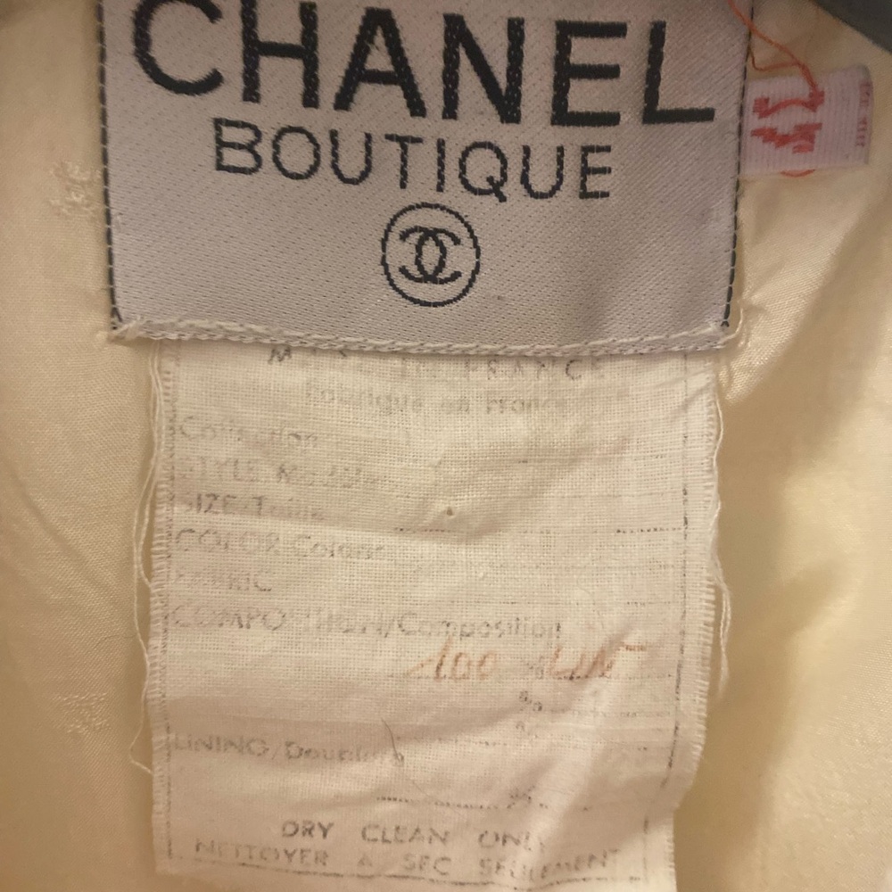 Vintage Chanel 80’s linen jacket - Picture 9 of 16